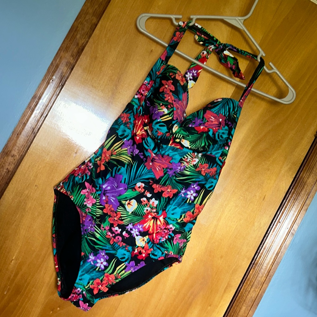 Nwot Swimming Suit 1 Piece